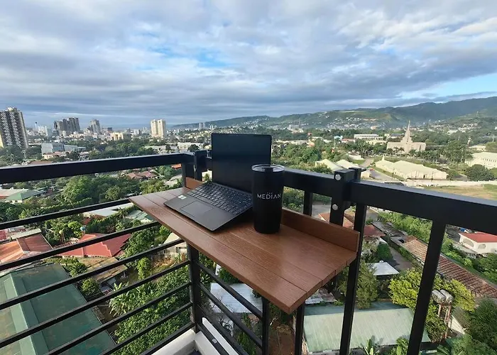 アパート Unit With Balcony At The Median *